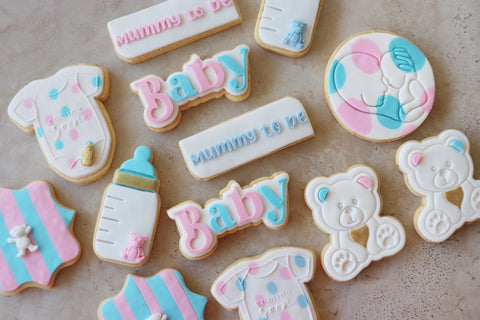 Baby shower / gender reveal cookies