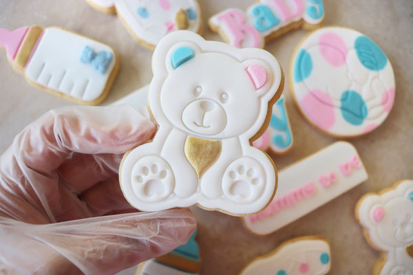 Baby shower / gender reveal cookies